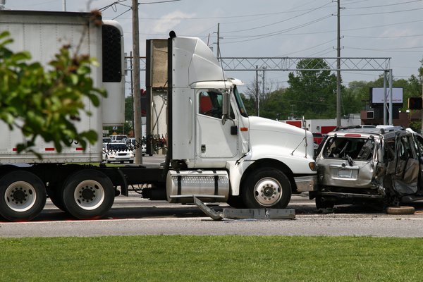 Photo for Truck Wrecks